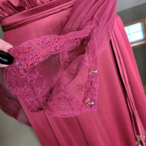 Vintage Eve of Milady Gown Victorian Inspired Lace Illusion Neckline Romantic - Picture 8 of 11